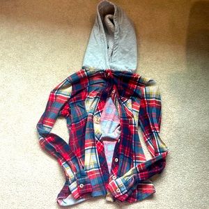 Plaid and grey, made of 100% recycled polyester materials. Good condition.